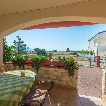 Apartment Kaktus Vir