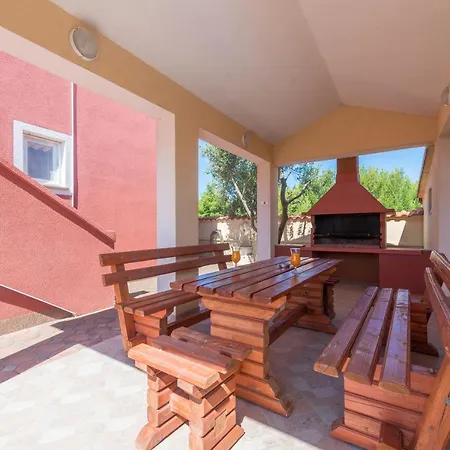 Apartment Kaktus Vir